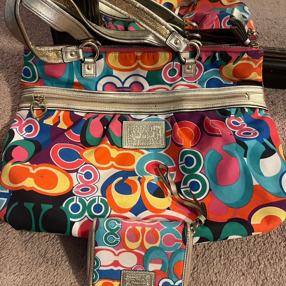 Coach Large Tote - Picture 2 of 3